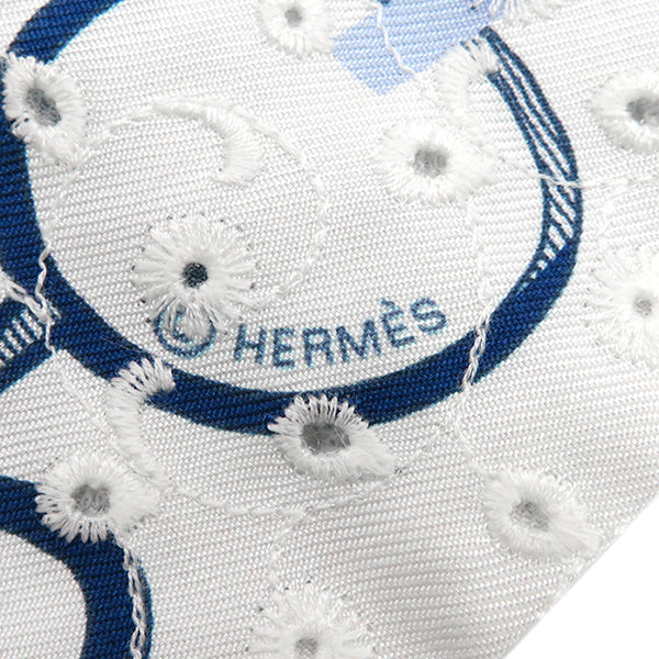 エルメス HERMES ツイリー ブルー×ホワイト×マリン シルク スカーフ 新品 未使用【BRODERIE ANGLA DO RE BOUCLES/ド レ ブックル 】