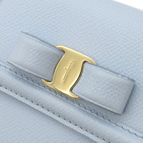 サルヴァトーレ・フェラガモ Salvatore Ferragamo ヴァラ リボン 二つ折り財布 22C911 ライトブルー レザー 二つ折り財布 ゴールド金具 水色