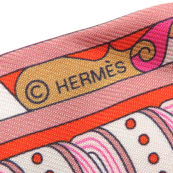 エルメス HERMES ツイリー グレナデン×ビューローズ シルク スカーフ 【Harnais en Rosace/ハーネスの薔薇窓】