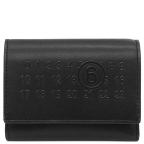 エムエムシックス MM6 LABEL LOGO TRIFOLD WALLET SA5UI0009 ブラック レザー 三つ折り財布 シルバー金具 黒