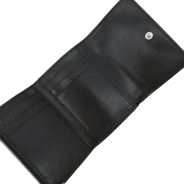 エムエムシックス MM6 LABEL LOGO TRIFOLD WALLET SA5UI0009 ブラック レザー 三つ折り財布 シルバー金具 黒