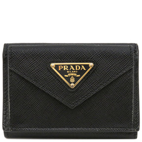 プラダ PRADA 1MH021 イエロー カーフ 三つ折り財布 ゴールド金具 コンパクト財布 三角プレート サフィアーノ ブラック 黒