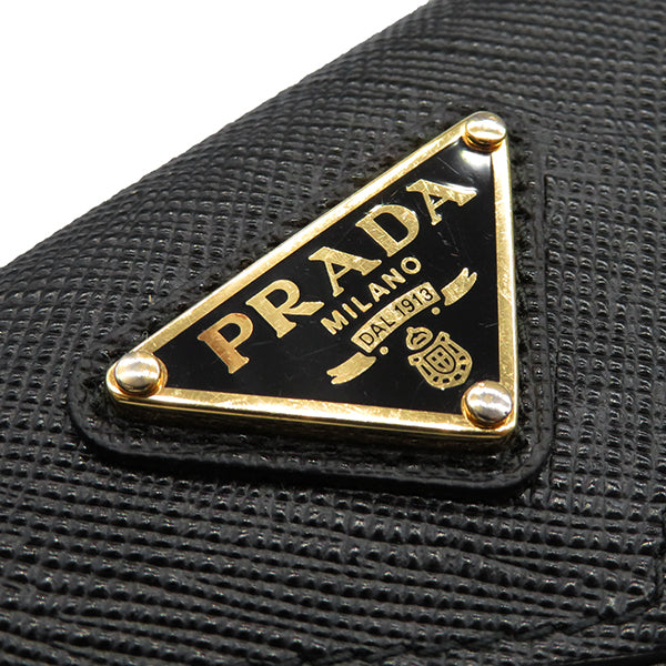 プラダ PRADA 1MH021 イエロー カーフ 三つ折り財布 ゴールド金具 コンパクト財布 三角プレート サフィアーノ ブラック 黒