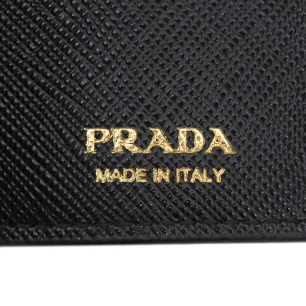 プラダ PRADA 1MH021 イエロー カーフ 三つ折り財布 ゴールド金具 コンパクト財布 三角プレート サフィアーノ ブラック 黒