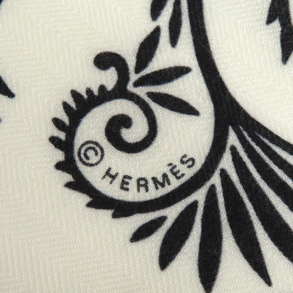 エルメス HERMES ショール カレ140 CARRE ホワイト×ブラック カシミヤ シルク ストール 【LE CHARME D'ORPHEE/オルフェウスの魅力に誘われて】