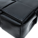 ボッテガヴェネタ BOTTEGA VENETA カセット マキシイントレチャート 667048VCQ728803 ブラック レザー ショルダーバッグ シルバー金具 黒 斜め掛け クロスボディ