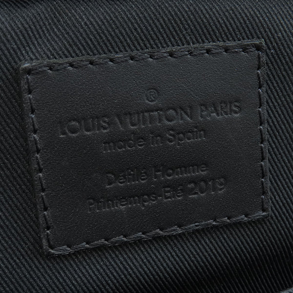 ルイヴィトン LOUIS VUITTON ユティリティサイドバッグ M53298 ブラック トリヨンレザー ショルダーバッグ ブラック金具 黒 ウエストポーチ ボディバッグ 斜め掛け