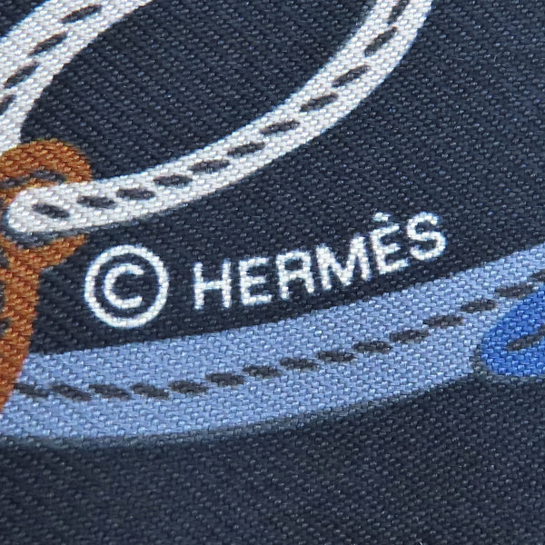 エルメス HERMES ツイリー マリン×ベージュドレ×ゴールド シルク スカーフ 【BRIDES DE GALA APPLIQUE PIQUE/ブリッドドゥガラ アップリケピケ】