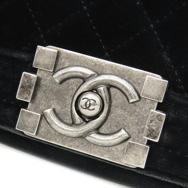 シャネル CHANEL ボーイシャネル  A67085 ブラック ベロア レザー ショルダーバッグ シルバー金具 黒 ミニ チェーンショルダー
