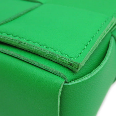 ボッテガヴェネタ BOTTEGA VENETA キャンディ カセット マキシイントレチャート 666688 グリーン ラムスキン ショルダーバッグ ゴールド金具 クロスボディ 緑