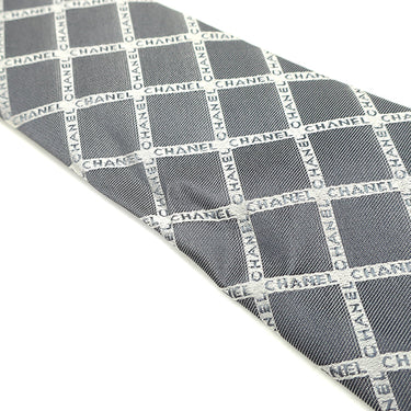 シャネル CHANEL CHANELロゴ 9.5cm グレー×シルバー シルク ネクタイ 格子柄
