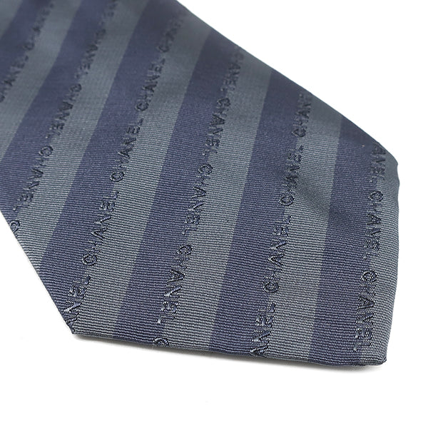 CHANEL ロゴネクタイ ダークグレー バックチェーン有り CHANEL ロゴネクタイ ダークグレー バックチェーン有り CHANEL