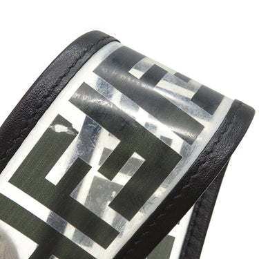 フェンディ FENDI ストラップ ユー スマホケース付き 8AV132 ブラック レザー スマートフォンケース ゴールド金具 ショルダーストラップ ズッカ柄 黒