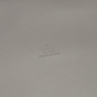 グッチ GUCCI GGエンボス ミディアム ダッフルバッグ 796104 メタリックシルバー ミラーエフェクトファブリック ボストンバッグ シルバー金具 2WAY ハンドバッグ GG ダブルG SILVER 銀