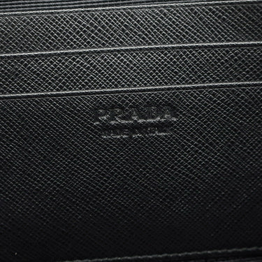 プラダ PRADA ロゴ スマホポーチ 2ZH064 NERO サフィアーノレザー ポーチ シルバー金具 クラッチバッグ セカンドバッグ 黒