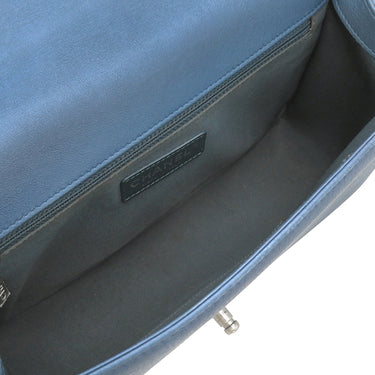 シャネル CHANEL ボーイシャネル メタリックブルー カーフ ショルダーバッグ シルバー金具 青 肩掛け ココマーク パンチングレザー