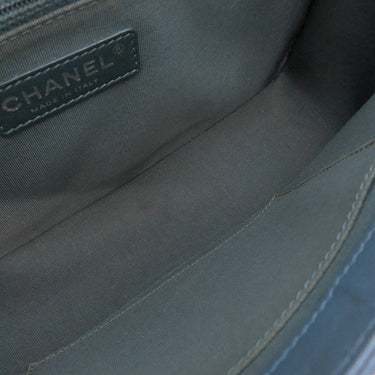 シャネル CHANEL ボーイシャネル メタリックブルー カーフ ショルダーバッグ シルバー金具 青 肩掛け ココマーク パンチングレザー