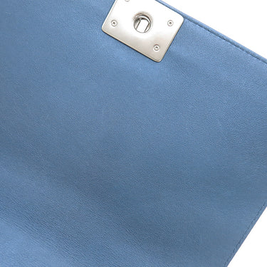 シャネル CHANEL ボーイシャネル メタリックブルー カーフ ショルダーバッグ シルバー金具 青 肩掛け ココマーク パンチングレザー