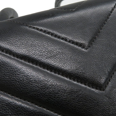 シャネル CHANEL Vステッチ ココマーク ブラック レザー ショルダーバッグ ゴールド金具 黒 肩掛け シェブロン