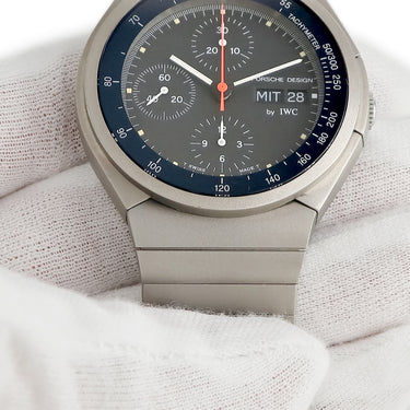 腕時計 ポルシェ デザイン PORSCHE DESIGN チタニウム クロノグラフ IW3702 自動巻き メンズ IWCコラボ 黒 デイデイト スモセコ ラウンド