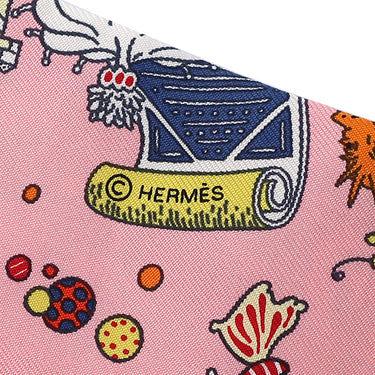 エルメス HERMES ツイリー ローズマラバー×ホワイト×ジョーヌ シルク スカーフ 新品 未使用【LA FOLLE PARADE/ラ フォル パラード】