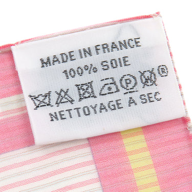 エルメス HERMES カレ45 CARRE ガヴロッシュ ルージュグレナ×ジョーヌ×ロゼ シルク スカーフ 【VOITURES EN EQUILIBRE/精巧な馬車】 シフォン