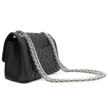 シャネル CHANEL シェブロン 2.55 20 ブラック レザー ショルダーバッグ シルバー金具 黒 Wチェーン Vステッチ