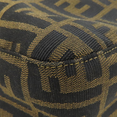 フェンディ FENDI ズッカ ブラウン×ダークブラウン キャンバス レザー ショルダーバッグ ゴールド金具 茶 FF 肩掛け
