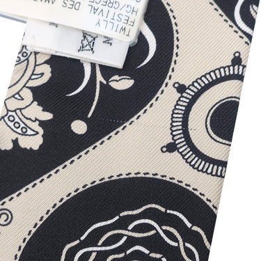 エルメス HERMES ツイリー グレージュ×ブラック×ホワイト シルク スカーフ 【FESTIVAL DES AMAZONES/アマゾンの祭典】