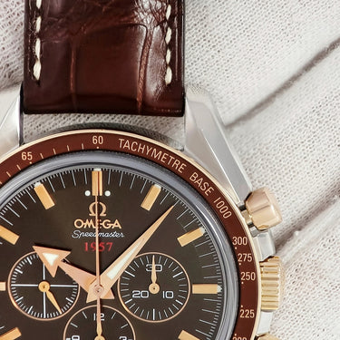腕時計 オメガ OMEGA スピードマスター ブロードアロー 1957 CO-AXIAL 321.93.42.50.13.001 自動巻き メンズ K18RG×SS コンビ 茶