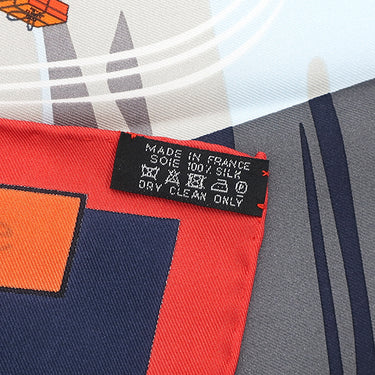 エルメス HERMES カレ90 CARRE レッド×グリーン×マルチカラー シルク スカーフ 【SPACE SHOPPING AU FAUBOURG/フォーブールでのスペースショッピング】