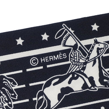 エルメス HERMES ツイリー ヴェールフォンセ×ローズヴィフ×ブラック シルク スカーフ 【PANI LA SHAR PAWNEE/パウニー族の首長】