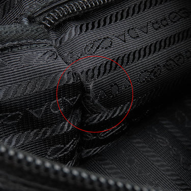 プラダ PRADA トライアングルロゴ 1BC421 ブラック ナイロン ショルダーバッグ シルバー金具 黒 三角ロゴ VELA