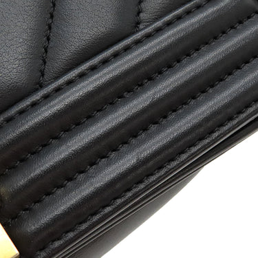 シャネル CHANEL ボーイシャネル A67086 ブラック レザー ショルダーバッグ ヴィンテージ金具 黒 シェブロン チェーンショルダー