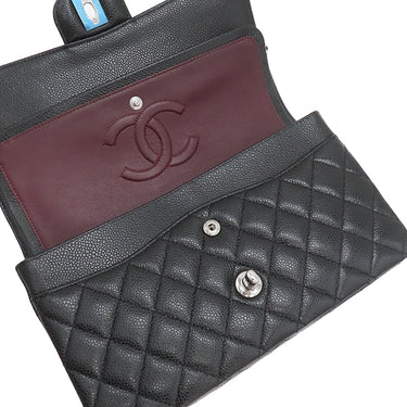 シャネル CHANEL マトラッセ 25 フラップバッグ A01112 ブラック キャビアスキン ショルダーバッグ シルバー金具 黒 ダブルフラップ ダブルチェーン Wチェーン