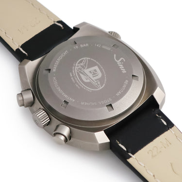 腕時計 ジン SINN ヒストリカルコレクション スペース クロノグラフ 142.Ti 自動巻き メンズ ブラック バー MISSION D1 生産終了