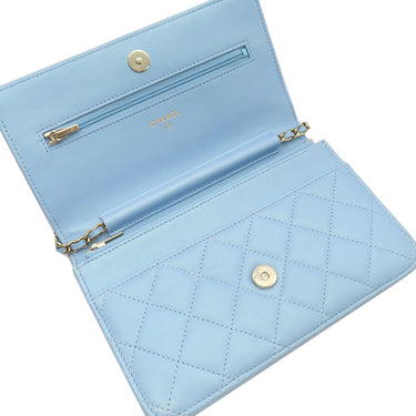 シャネル CHANEL マトラッセ AP0250 ライトブルー ラムスキン チェーンウォレット ゴールド金具 水色 メタリック チェーンショルダー