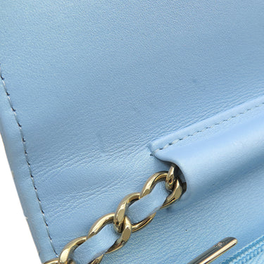 シャネル CHANEL マトラッセ AP0250 ライトブルー ラムスキン チェーンウォレット ゴールド金具 水色 メタリック チェーンショルダー