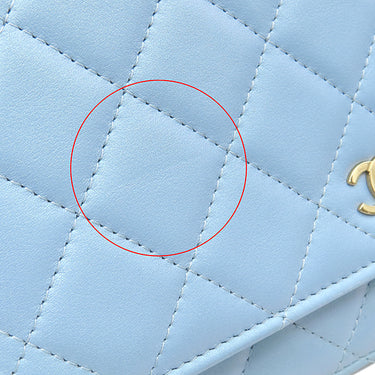シャネル CHANEL マトラッセ AP0250 ライトブルー ラムスキン チェーンウォレット ゴールド金具 水色 メタリック チェーンショルダー
