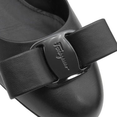 サルヴァトーレ・フェラガモ Salvatore Ferragamo ヴァラ リボン ブラック レザー 3 1/2 パンプス ブラック金具 黒