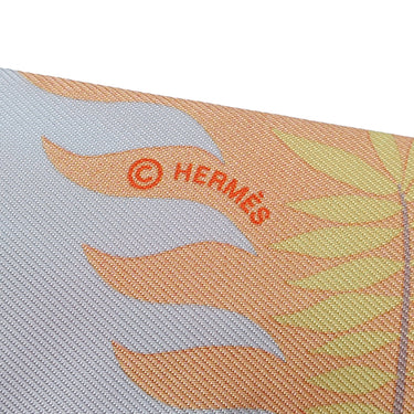 エルメス HERMES ツイリー シエル×ベージュローズ×ヴァーミリオン シルク スカーフ 【LE CHARME D'ORPHEE/オルフェウスの魅力に誘われて】