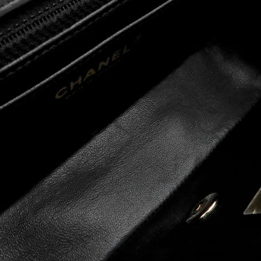 シャネル CHANEL マトラッセ20 ブラック×ホワイト レザー ショルダーバッグ シャンパンゴールド金具 黒 チェーンショルダー バイカラー