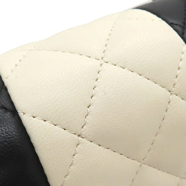 シャネル CHANEL マトラッセ20 ブラック×ホワイト レザー ショルダーバッグ シャンパンゴールド金具 黒 チェーンショルダー バイカラー