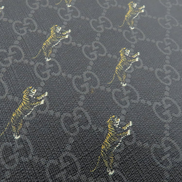 グッチ GUCCI タイガープリント 575136 ブラック GGスプリームキャンバス レザー クラッチバッグ ガンメタル金具 黒 セカンドバッグ