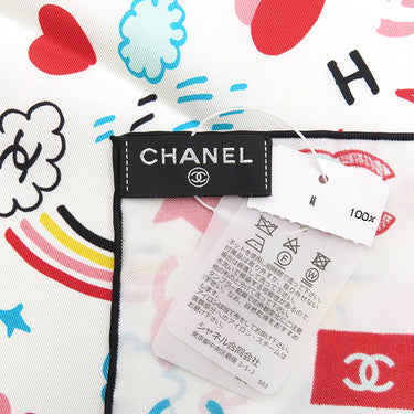 シャネル CHANEL 2024 クルーズ ホワイト×ブラック×マルチカラー シルク スカーフ ココマーク ロゴ カメリア