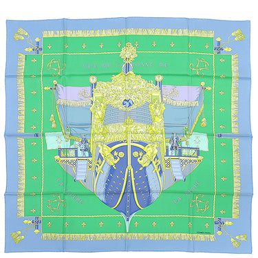 エルメス HERMES カレ90 CARRE グリーン×ブルー×イエロー シルク スカーフ 【VUE DU CARROSSE DE LA GALERE LA REALE/クイーンの戴冠】