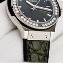 腕時計 ウブロ HUBLOT クラシック フュージョン チタニウム 581.NX.8970.LR.1104 クオーツ レディース 純正ダイヤ グリーン デイト