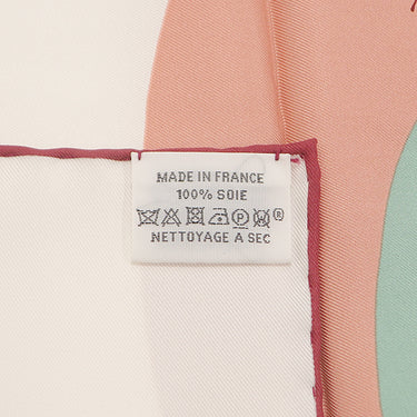 エルメス HERMES カレ90 CARRE ホワイト×ブランカッセ×ヴューローズ シルク スカーフ 【楽園のオオハシ】