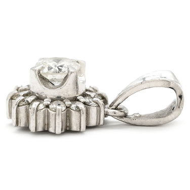 ノンブランド NON BRAND プラチナシルバー Pt900 ダイヤモンド ペンダントトップ プラチナム ペンダントヘッド センターダイヤ パヴェ メレダイヤ フラワーモチーフ