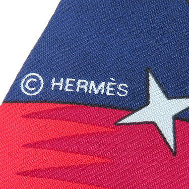 エルメス HERMES ツイリー マリン×ルージュ×ホワイト シルク スカーフ 【LA SOURCE DE PEGASE/ペガサスの源泉】